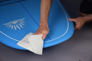 whiping crackes paddleboard
